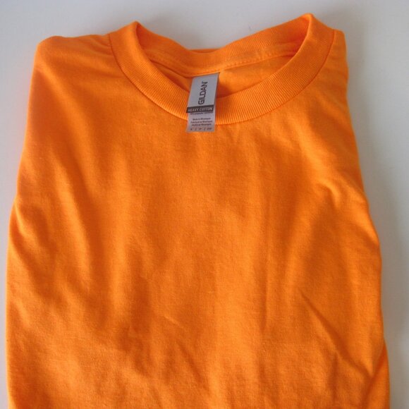 Gildan Tops - Women's Gildan Plain T Shirt Size Small